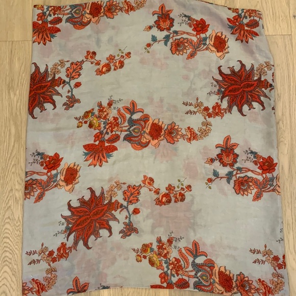 3/$25 H&M Infinity Scarf - Picture 3 of 3